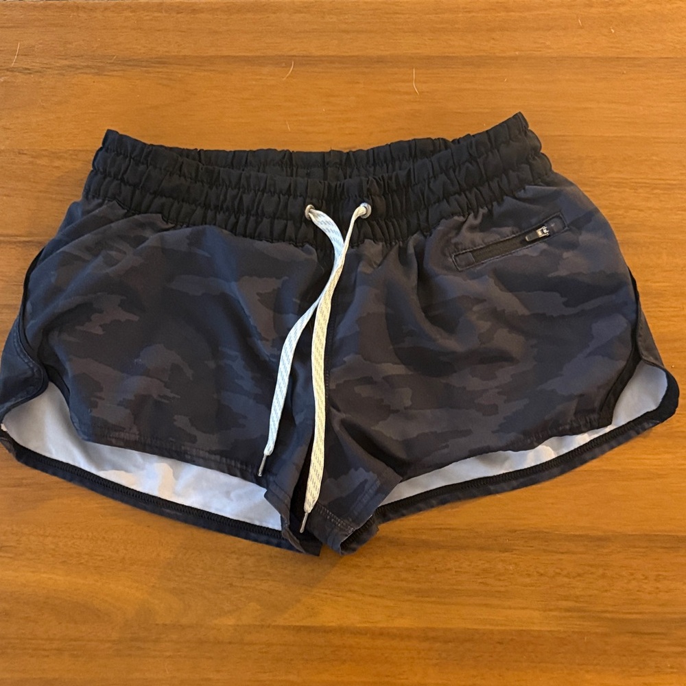 Vuori Clementine Short Camp Size Small